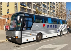 北京大巴车包车带司机多少钱一天？（北